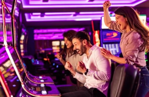 Koleksi permainan slot online dan live casino di medusatoto